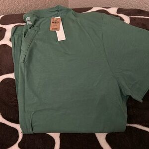 Women’s Pink tee shirt